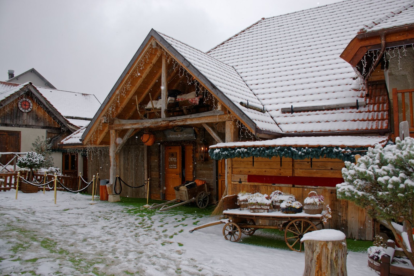 Le Hameau du P re No l. S merveiller